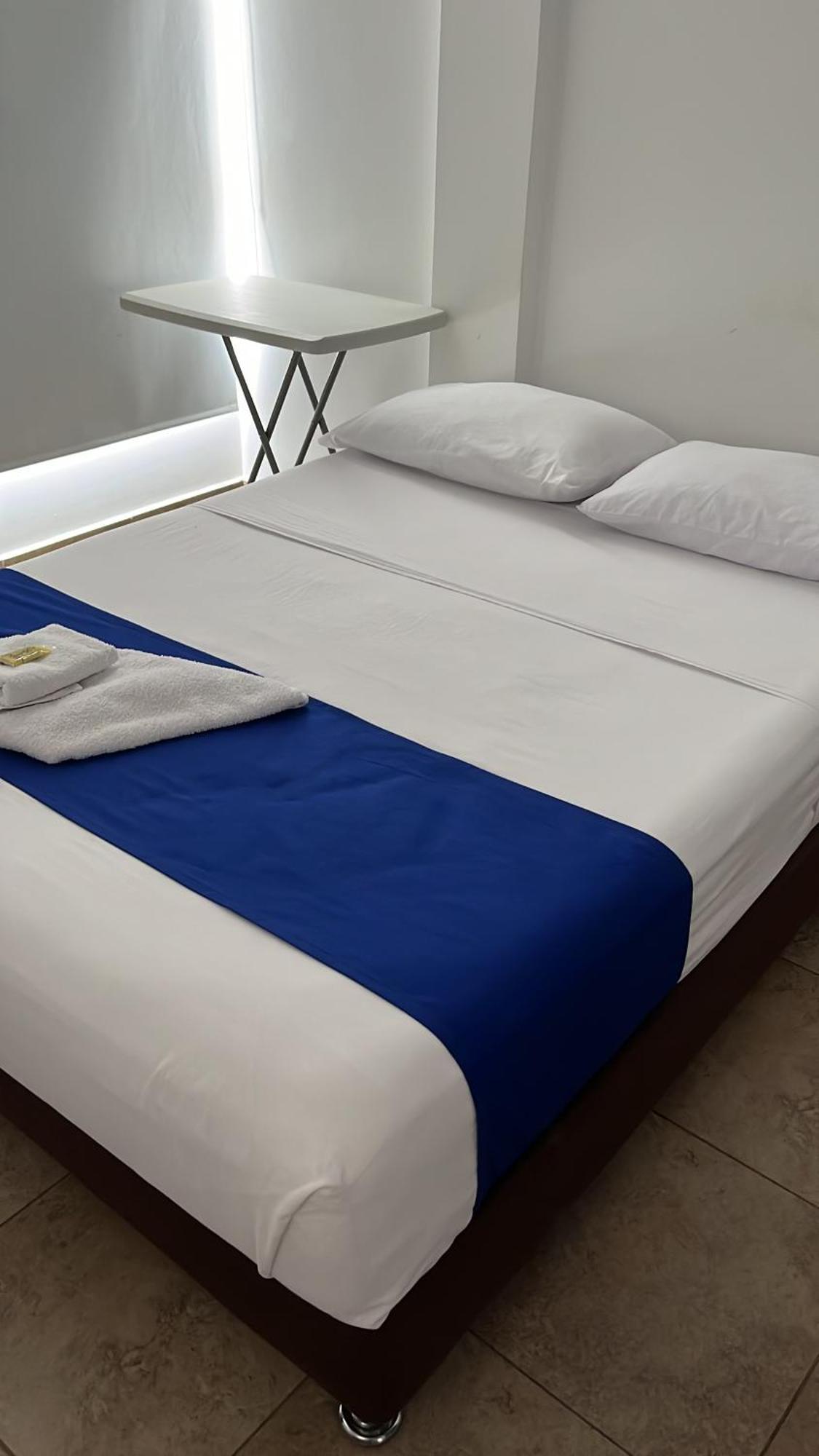 Hotel Puerto Azul Puerto Berrio Extérieur photo