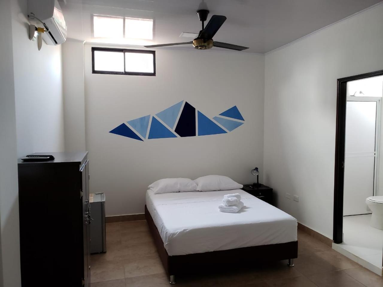 Hotel Puerto Azul Puerto Berrio Extérieur photo