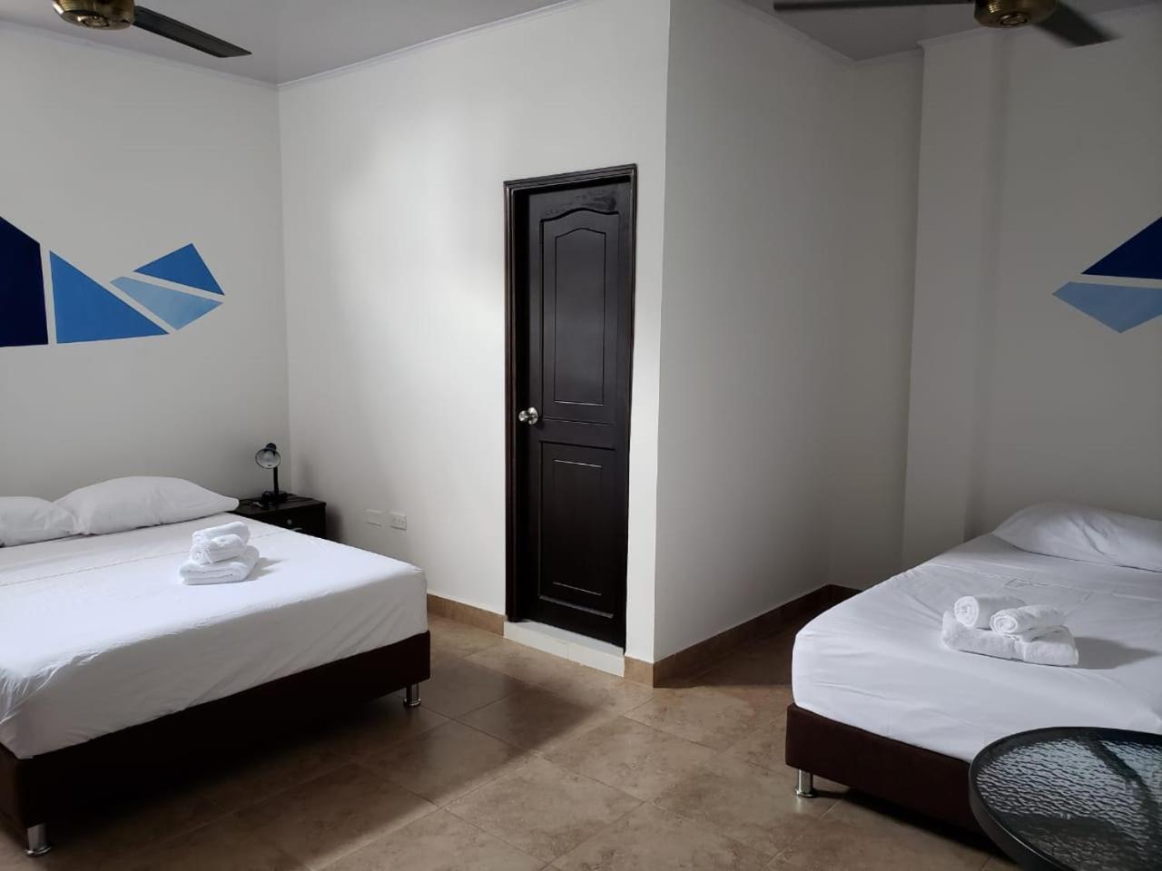 Hotel Puerto Azul Puerto Berrio Extérieur photo